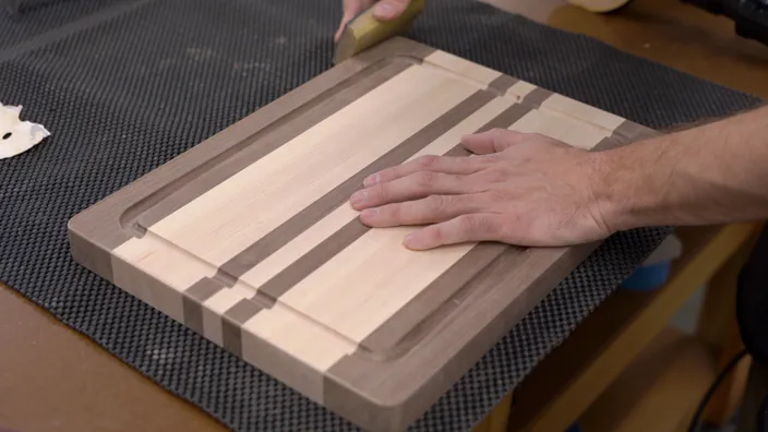 An edge grain cutting board.