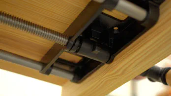The vise handle is attached.