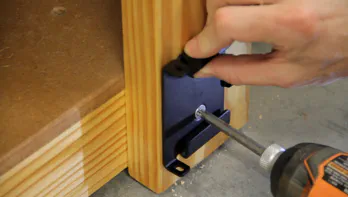 Attaching a quick release plate.